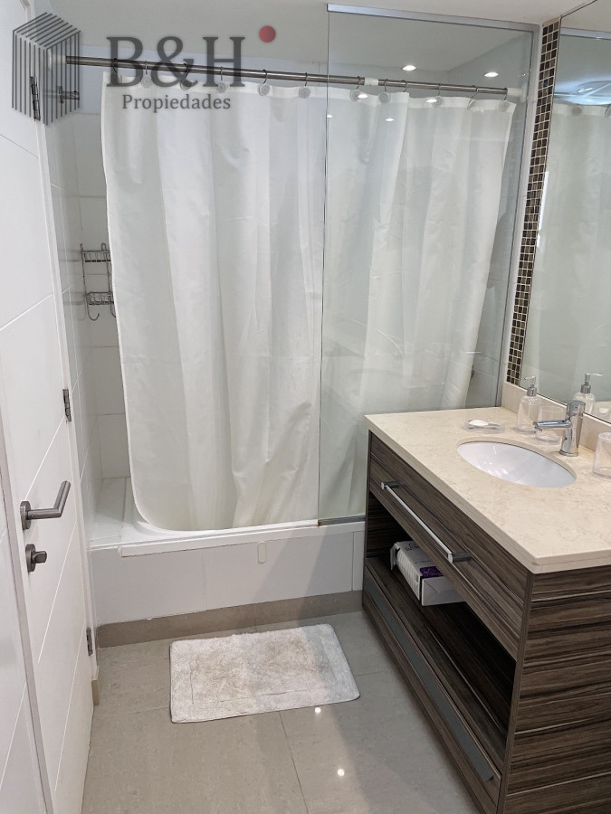 Apartamento ID.6038 - Apartamento de 2 Dormitorios a Pocos Metros de Playa Brava, Punta del Este