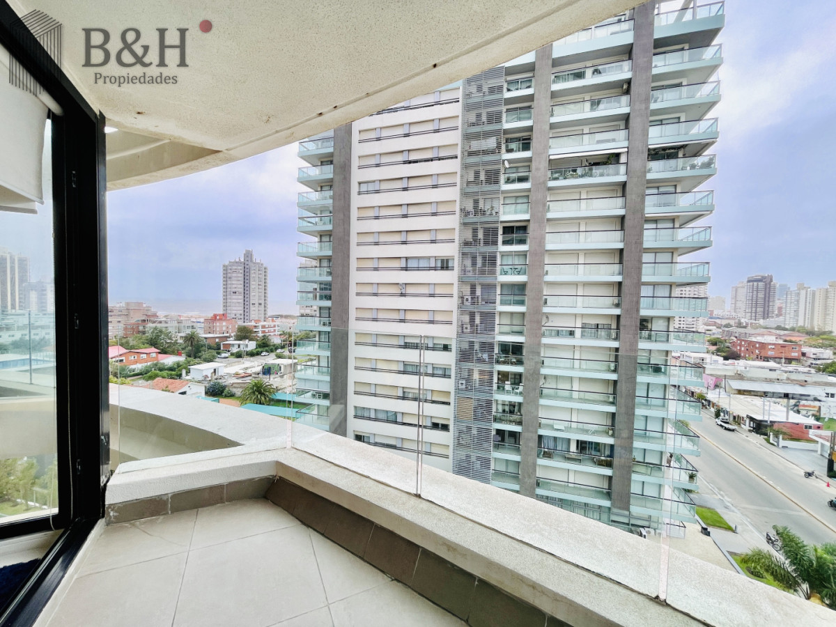 Apartamento ID.6993 - Alquiler Anual, Apartamento Moderno de 1 Dormitorio en Torre con servicios, Punta del Este 