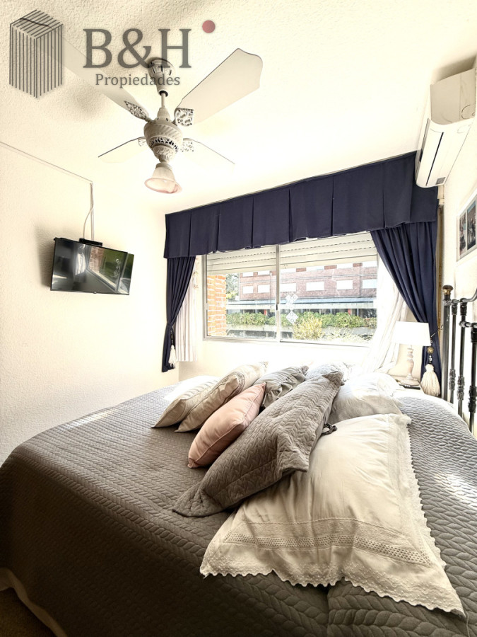 Apartamento ID.7163 - Apartamento en venta playa Mansa de 4 dormitorios y amplia terraza con parrillero propio 