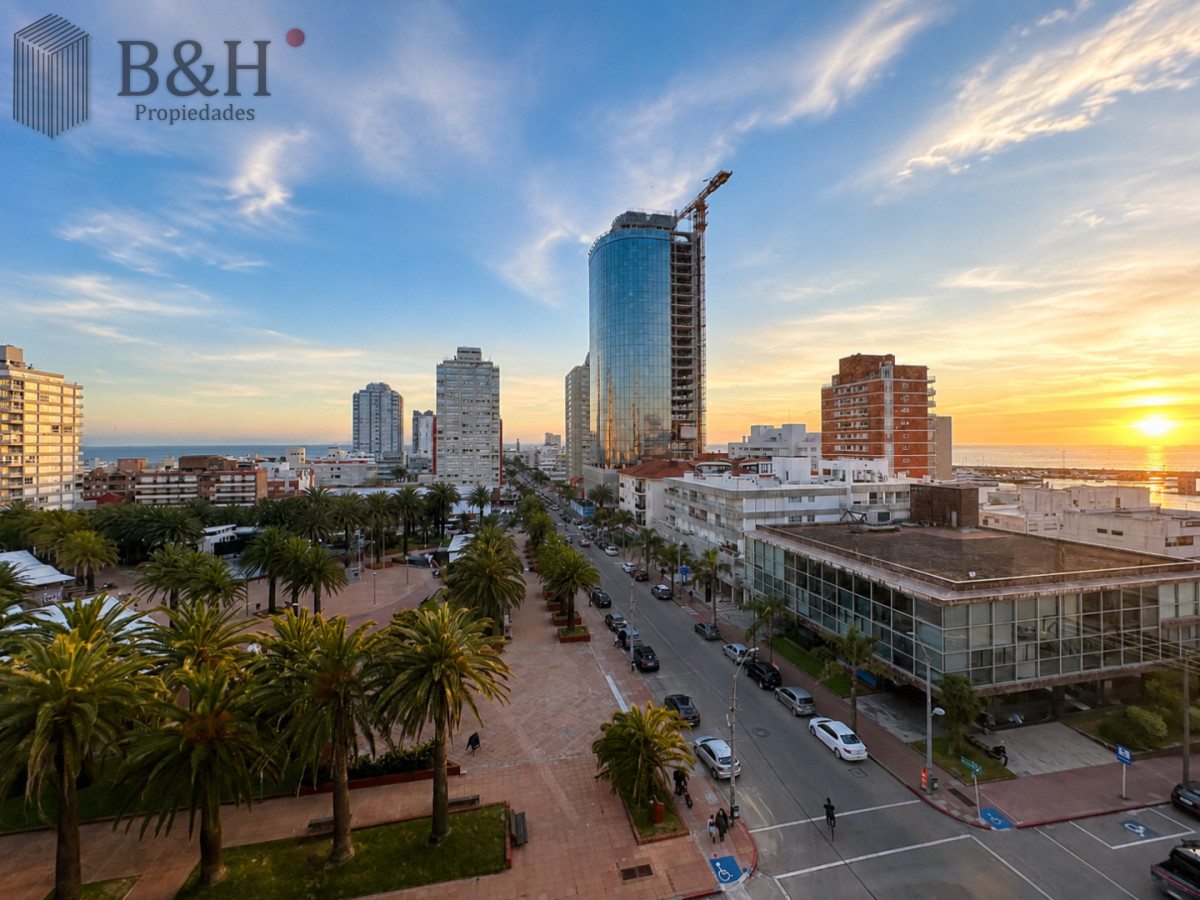 Apartamento ID.6888 - Venta de apartamento en Península de Punta del este con 3 dormitorios y 2 baños reciclado 