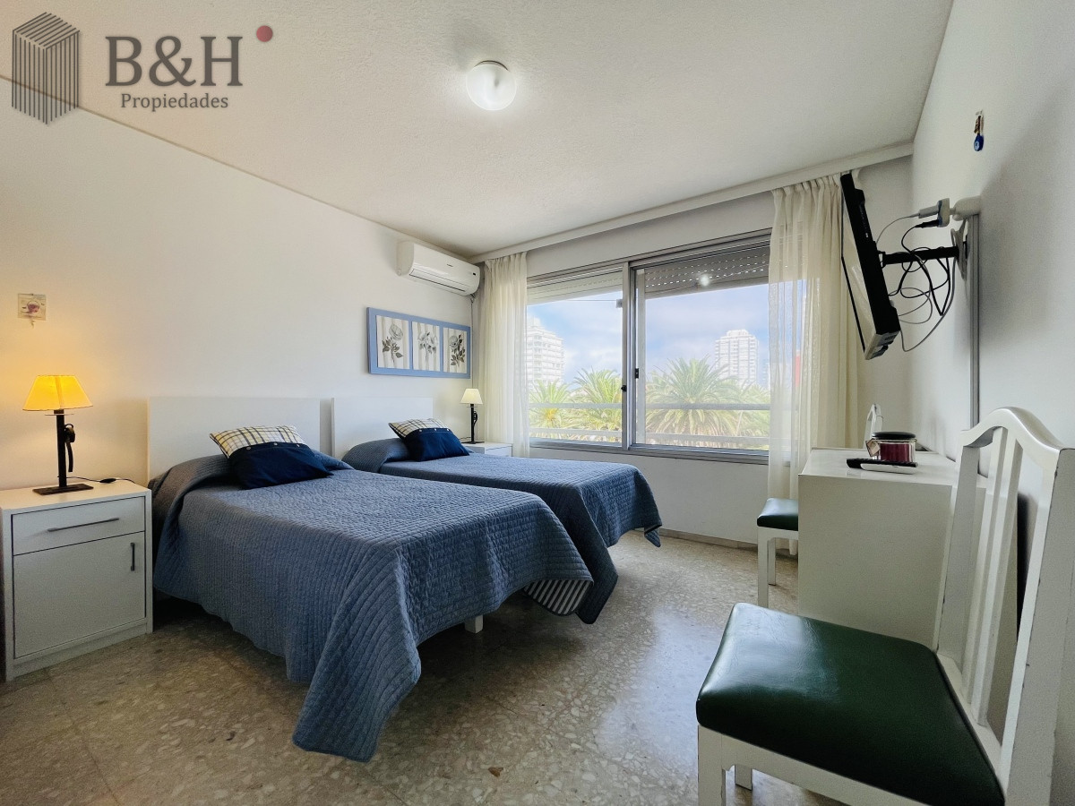 Apartamento ID.2254 - Alquiler Anual Apartamento de 1 Dormitorio y Medio en la Península, Punta del Este