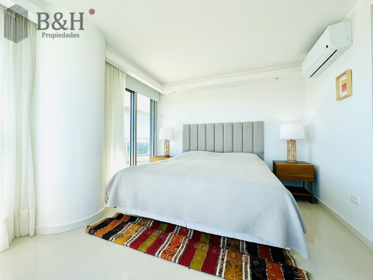 Apartamento ID.3369 - Alquiler de temporada de apartamento en playa Brava de 2 dormitorios mas dependencia de servicio