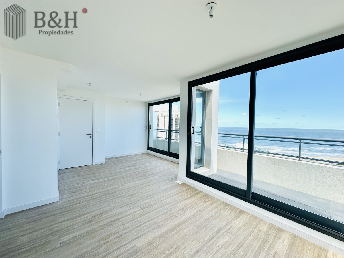 Apartamento ID.6873 - Venta de apartamento con vista al mar y muy luminoso de 2 dormitorios con 2 baños, Playa Brava Aidy Grill, Punta del Este