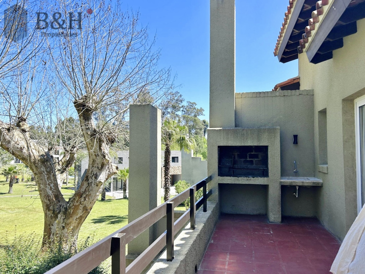 Apartamento ID.6829 - Alquiler anual o invernal de apartamento dúplex con parrillero propio en Rincón del Indio