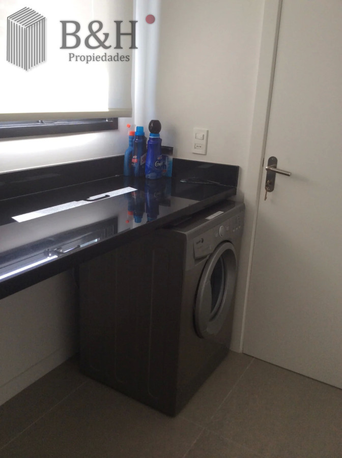Apartamento ID.443 - Venta y alquiler de moderno departamento de tres dormitorios más dependencia a pasos de Playa Brava