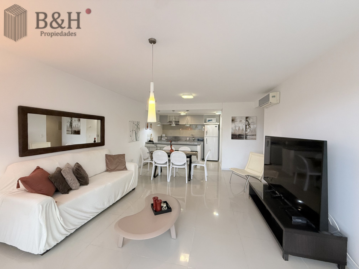 Apartamento ID.6866 - Alquiler Anual Moderno Apartamento de 2 Dormitorios, Roosevelt cerca de Playa Brava