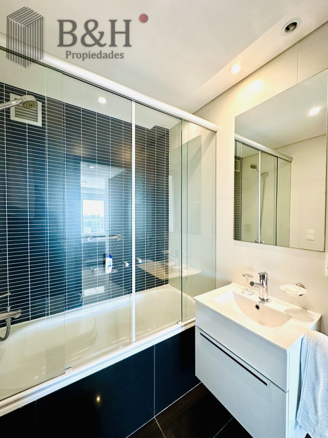 Apartamento ID.3369 - Alquiler de temporada de apartamento en playa Brava de 2 dormitorios mas dependencia de servicio