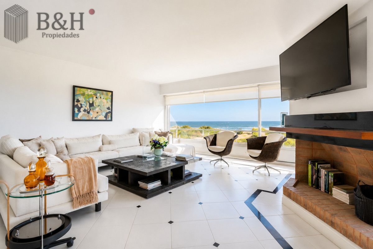 Apartamento ID.7942 - Exclusivo Penthouse de 6 Dormitorios y Barbacoa en Venta Frente al Mar, Rincón del Indio Punta del Este