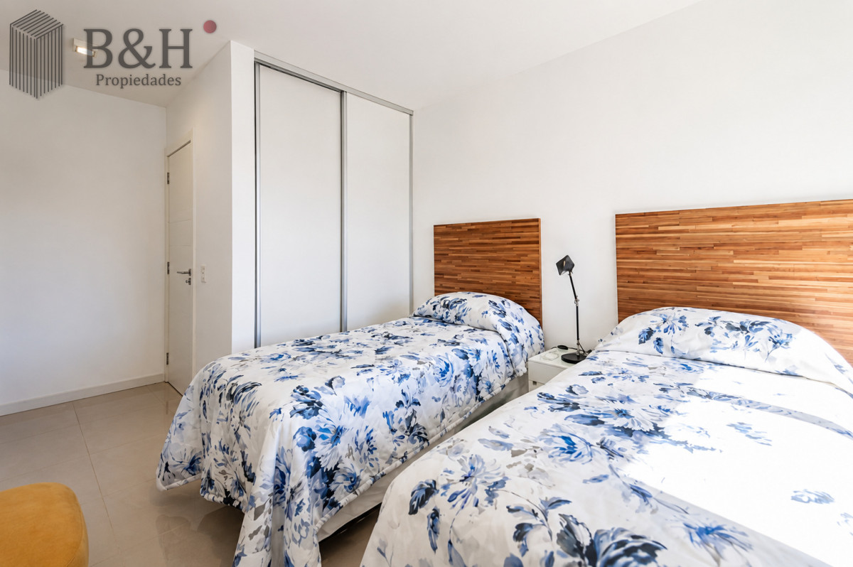 Apartamento ID.7890 - Penthouse de 3 Dormitorios con Barbacoa en Primera Línea del Mar, Playa Brava Punta del Este
