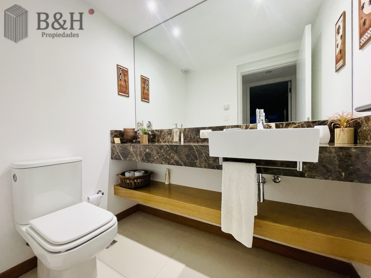 Apartamento ID.2991 - Moderno Apartamento Frente Al Mar, 3 Dormitorios y Dependencia