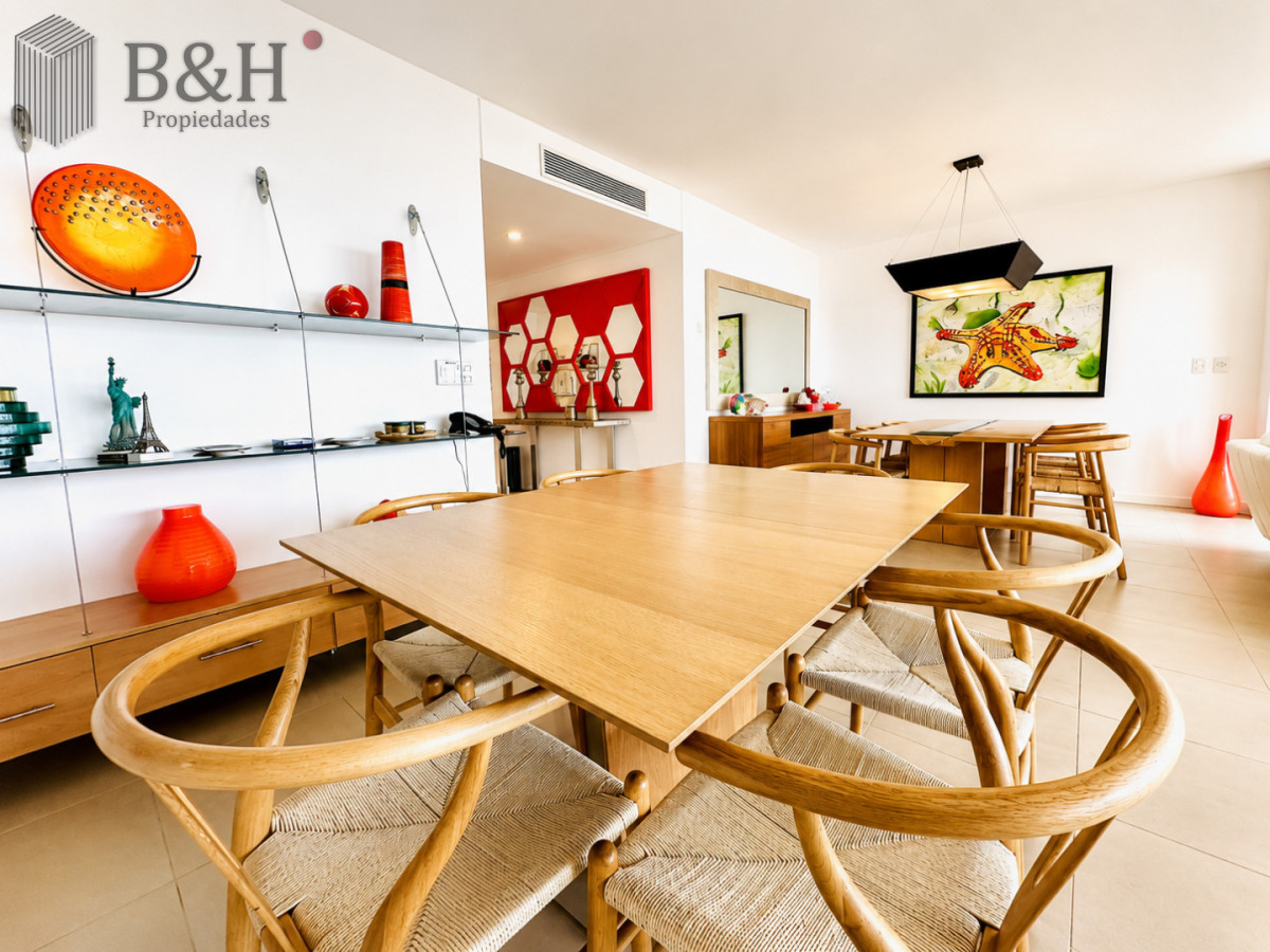 Apartamento ID.2690 - Oportunidad en Venta y Alquiler temporal de maravilloso departamento esquinero en Torre Le Parc, Playa Brava, Punta del Este