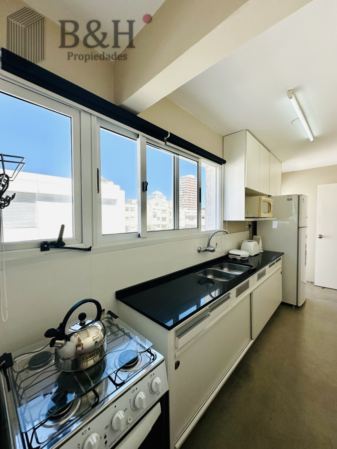 Apartamento ID.4141 - Alquiler y venta de apartamento con vista al Mar en Península de 3 dormitorios mas dependencia