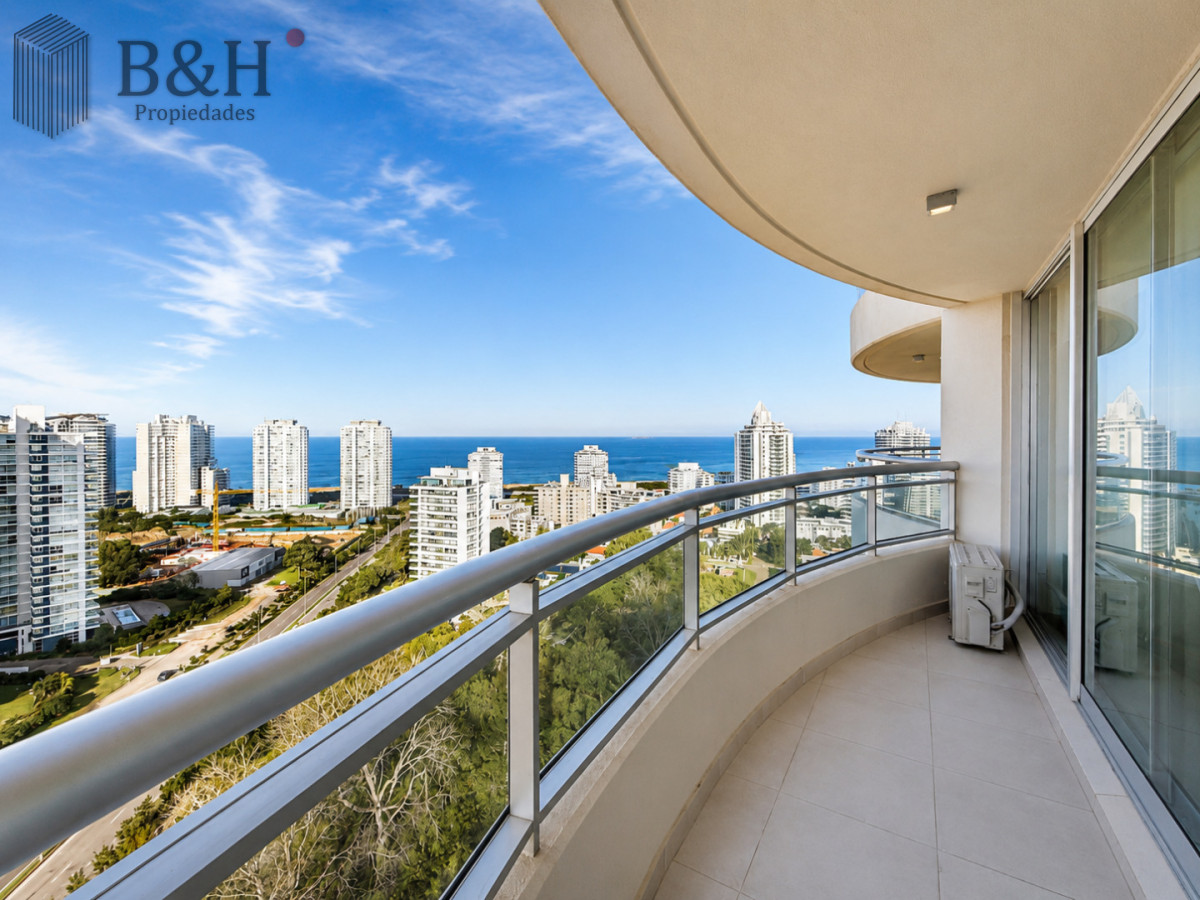 Apartamento ID.7203 - Apartamento luminoso con variedad de servicios en venta, 3 dormitorios, zona Roosevelt Playa Brava