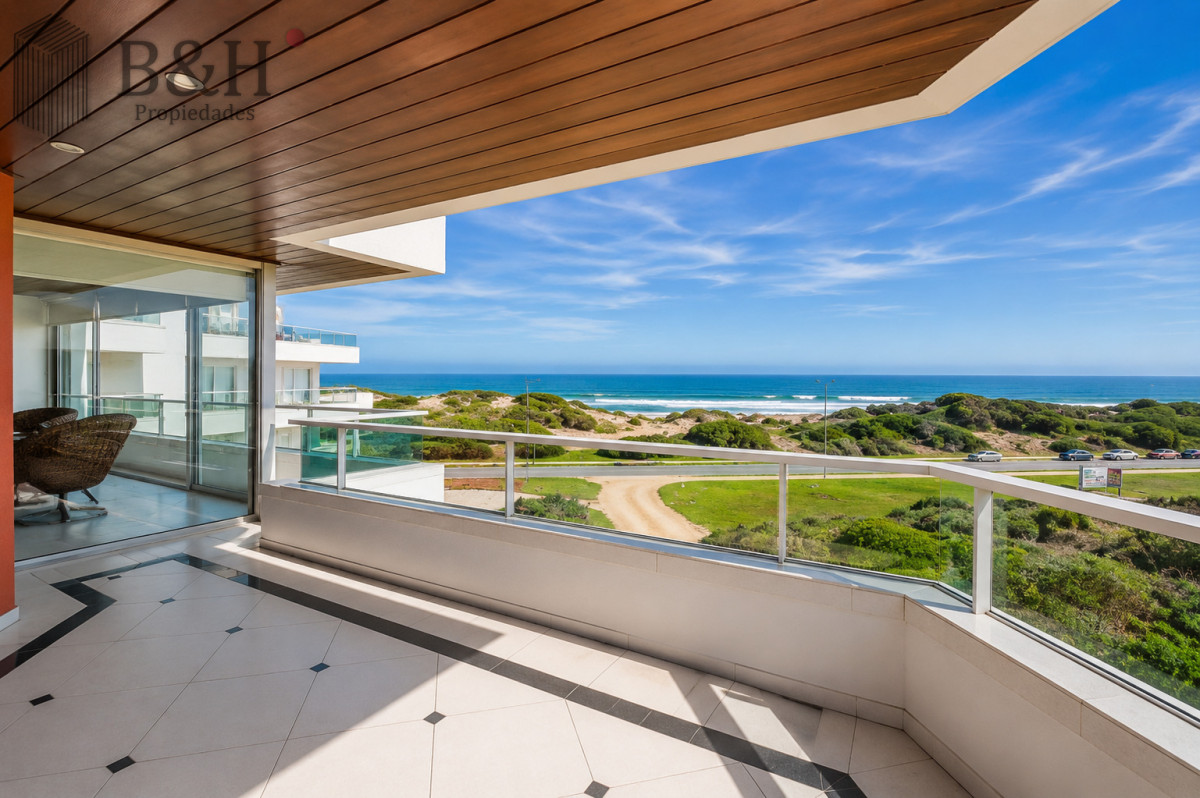 Apartamento ID.7942 - Exclusivo Penthouse de 6 Dormitorios y Barbacoa en Venta Frente al Mar, Rincón del Indio Punta del Este