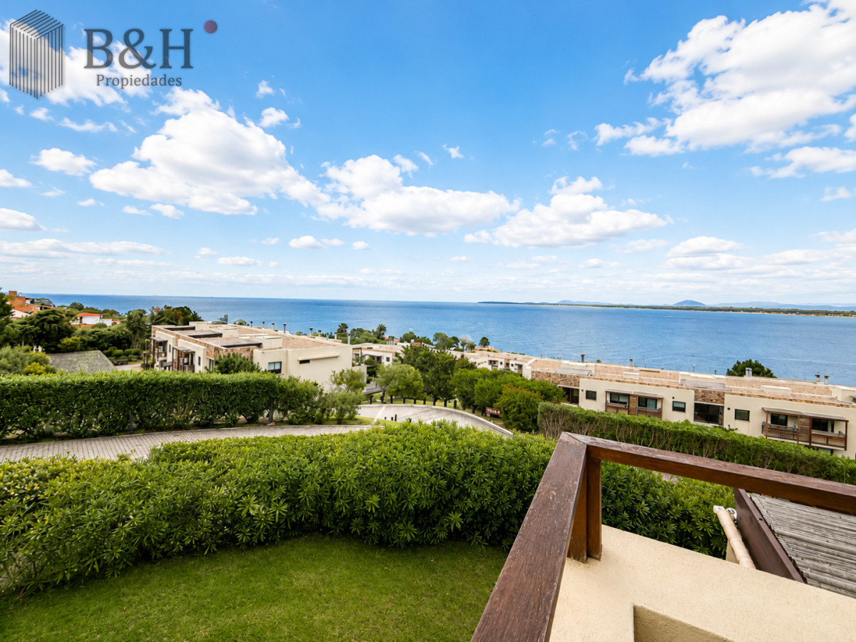 Apartamento ID.7943 - Venta de apartamento de 2 Dormitorios con Parrillero y Vistas al Mar, Punta Ballena 
