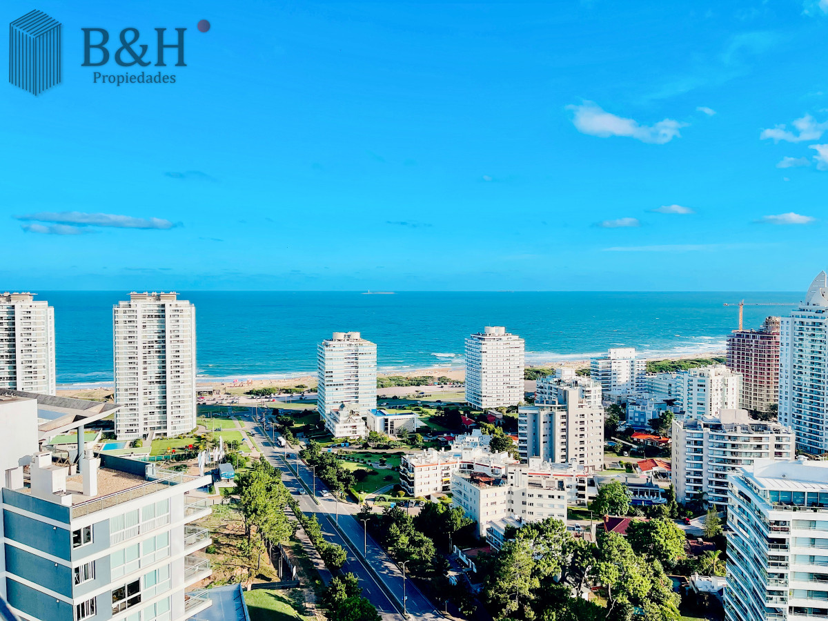 Apartamento ID.4465 -  Exclusivo Penthouse de 3 Dormitorios con Vistas panorámicas a Playa Brava, en Venta