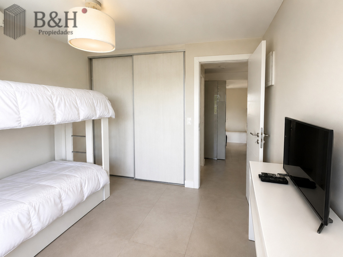 Apartamento ID.7935 - Apartamento de 2 Dormitorios en piso alto con excelentes amenities, a metros de Playa Mansa, Punta del Este