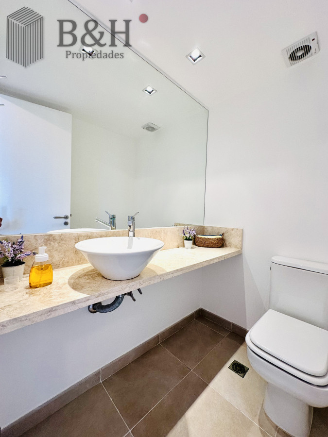 Apartamento ID.6472 - Excelente y amplio departamento duplex en venta de 3 dormitorios mas dependencia con parrillero, Punta Ballena