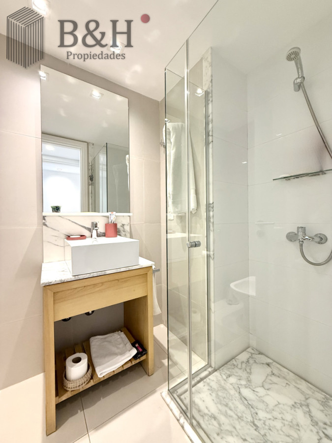 Apartamento ID.7065 - Venta de hermoso departamento de 2 dormitorios más parrillero en Punta Ballena 