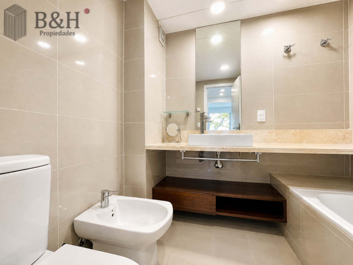 Apartamento ID.5297 - Moderno Apartamento de 2 Dormitorios sobre Roosevelt, a pasos de Playa Brava, en Alquiler Anual 
