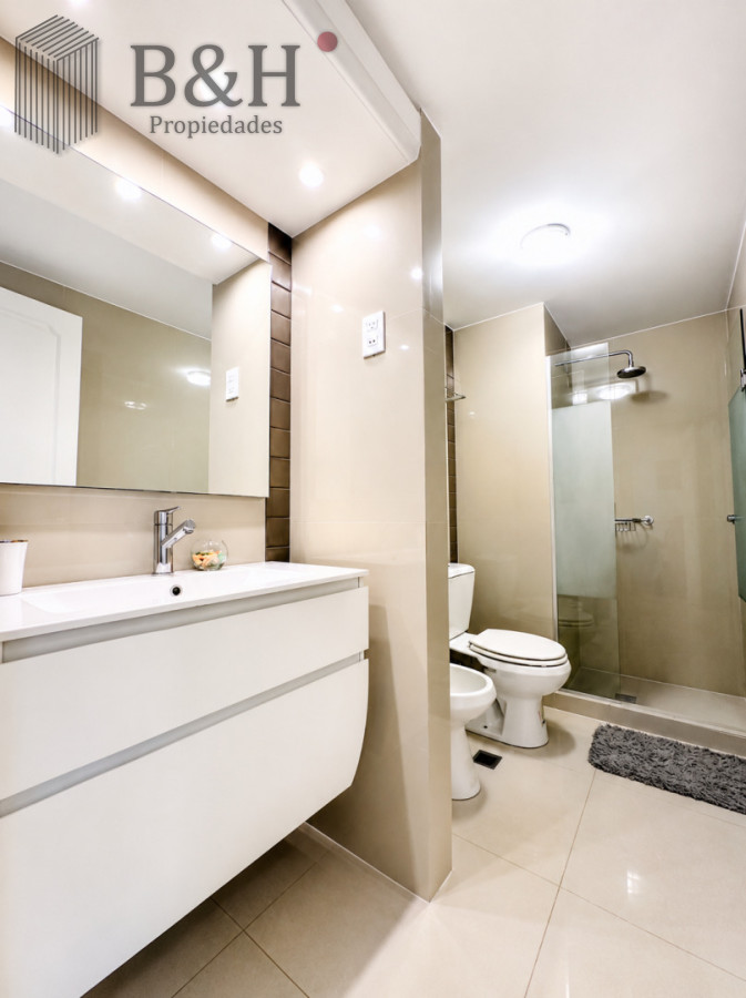 Apartamento ID.6888 - Venta de apartamento en Península de Punta del este con 3 dormitorios y 2 baños reciclado 