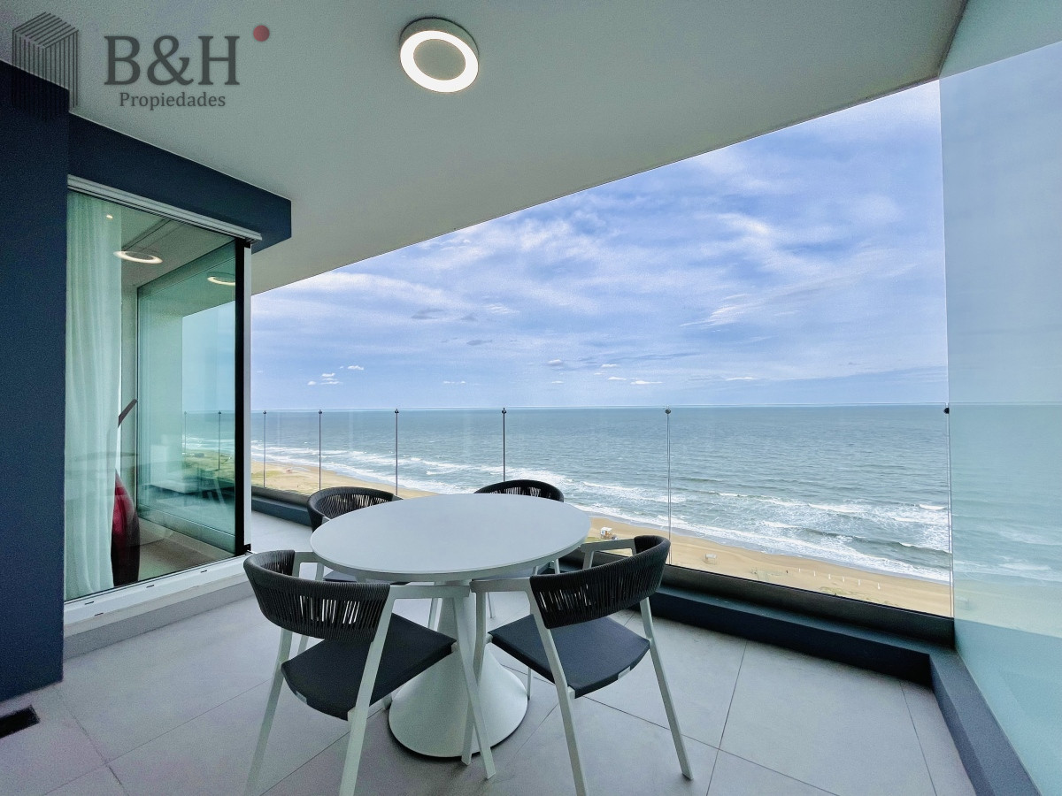 Apartamento ID.2301 - Venta Espectacular Apartamento Frente al Mar, 3 Dormitorios, Le Parc Punta del Este