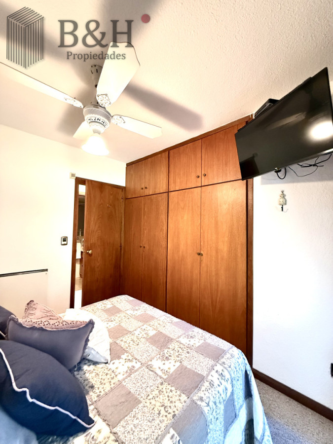 Apartamento ID.7163 - Apartamento en venta playa Mansa de 4 dormitorios y amplia terraza con parrillero propio 