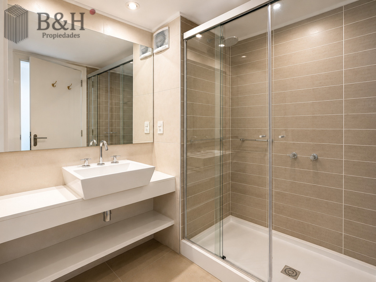 Apartamento ID.7203 - Apartamento luminoso con variedad de servicios en venta, 3 dormitorios, zona Roosevelt Playa Brava