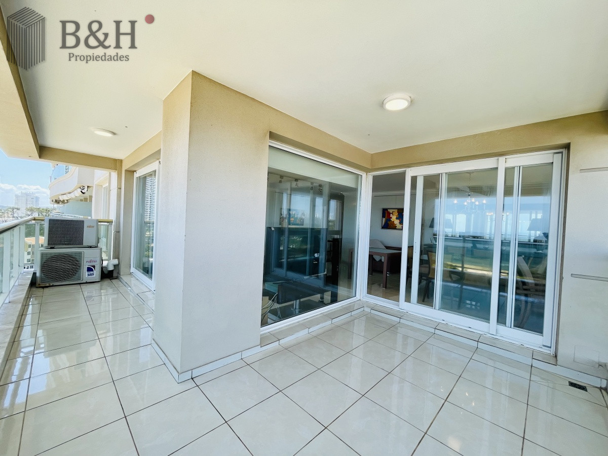Apartamento ID.1397 - Alquiler temporario de excelente apartamento en torre Le Jardin de Playa Mansa, Punta del Este