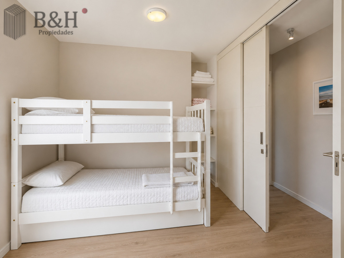 Apartamento ID.8125 - Moderno Apartamento de 3 Dormitorios en Primera Línea del Mar. Blue Marine, Playa Brava Punta del Este