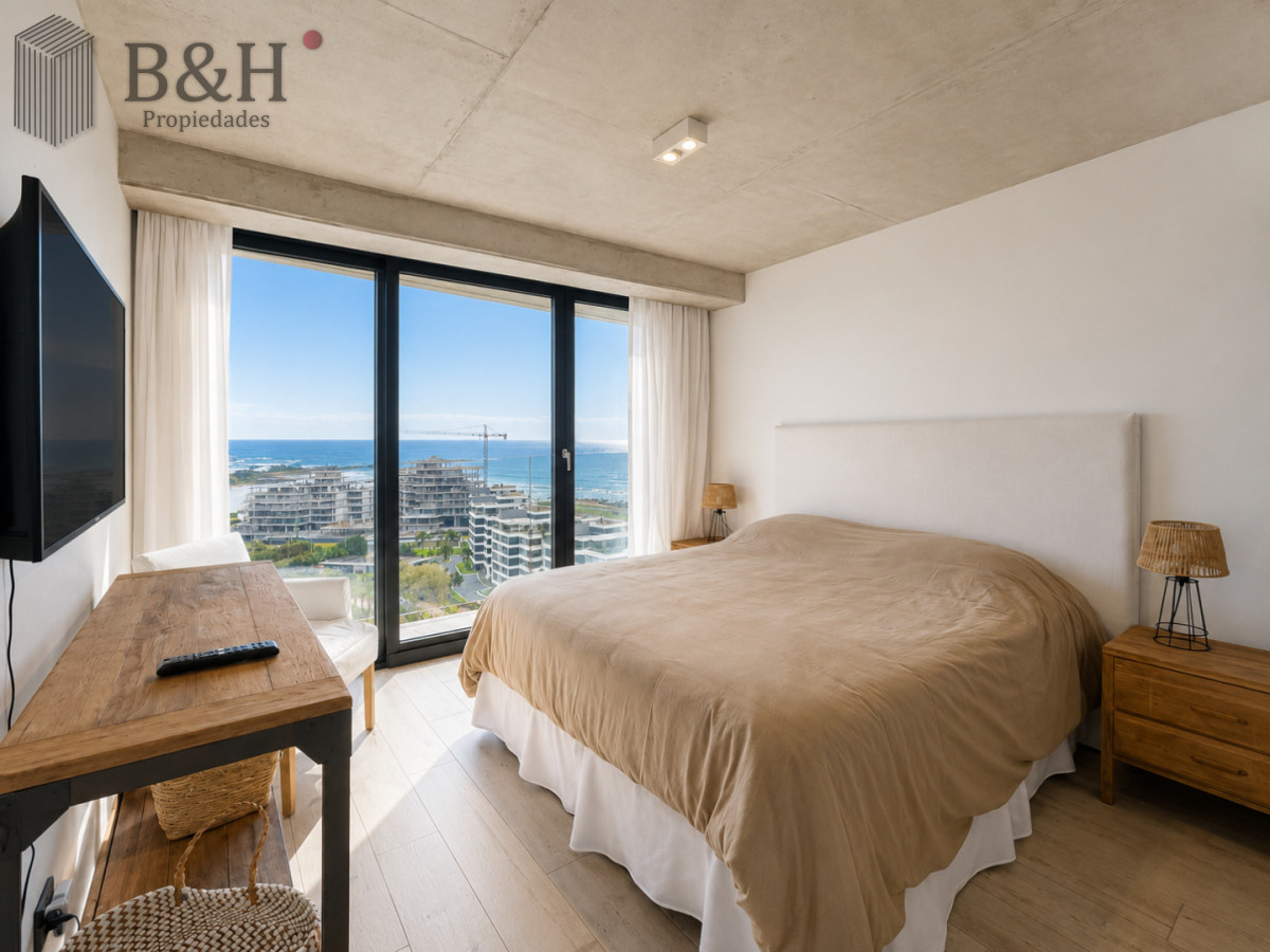 Apartamento ID.7669 - Espectacular Apartamento de 2 Dormitorios y Medio, piso alto, Torre Surfside, Punta del Este