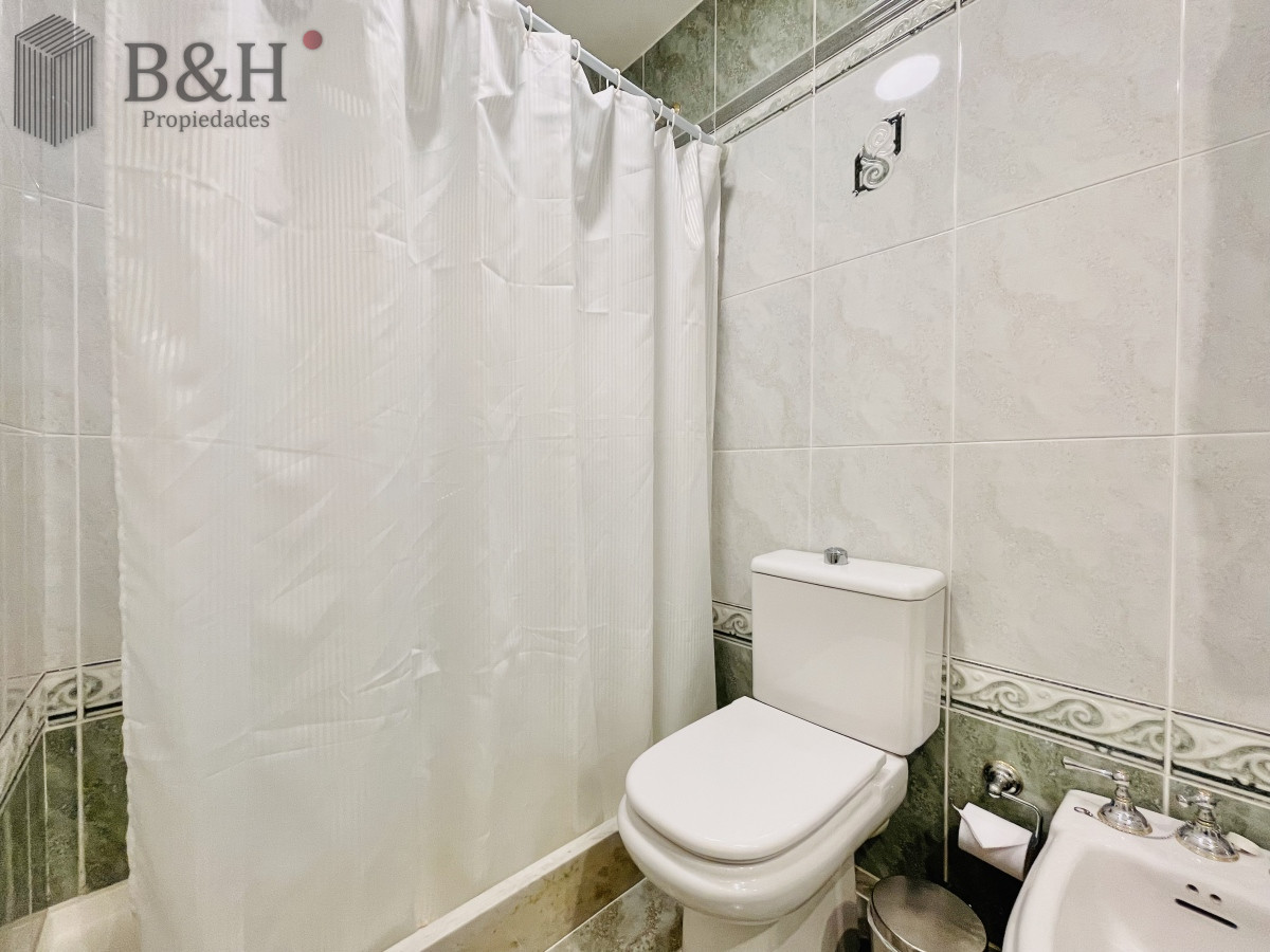 Apartamento ID.2030 - Apartamento de 3 Dormitorios sobre Playa Mansa, en Venta y Alquiler
