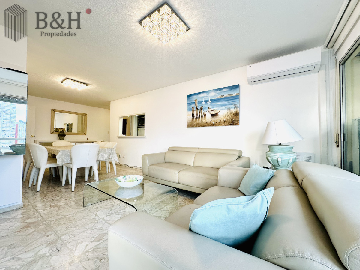 Apartamento ID.6888 - Venta de apartamento en Península de Punta del este con 3 dormitorios y 2 baños reciclado 