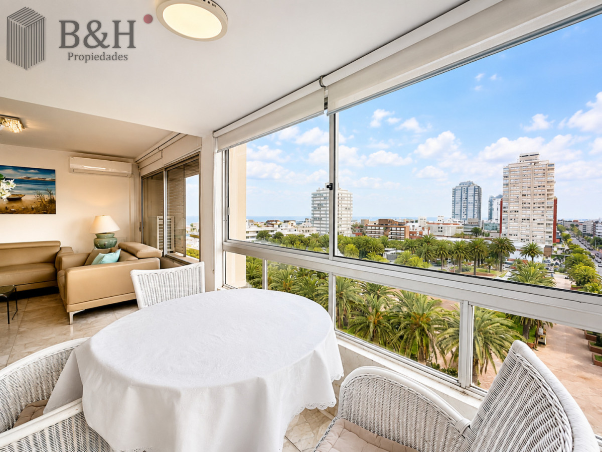 Apartamento ID.6888 - Venta de apartamento en Península de Punta del este con 3 dormitorios y 2 baños reciclado 