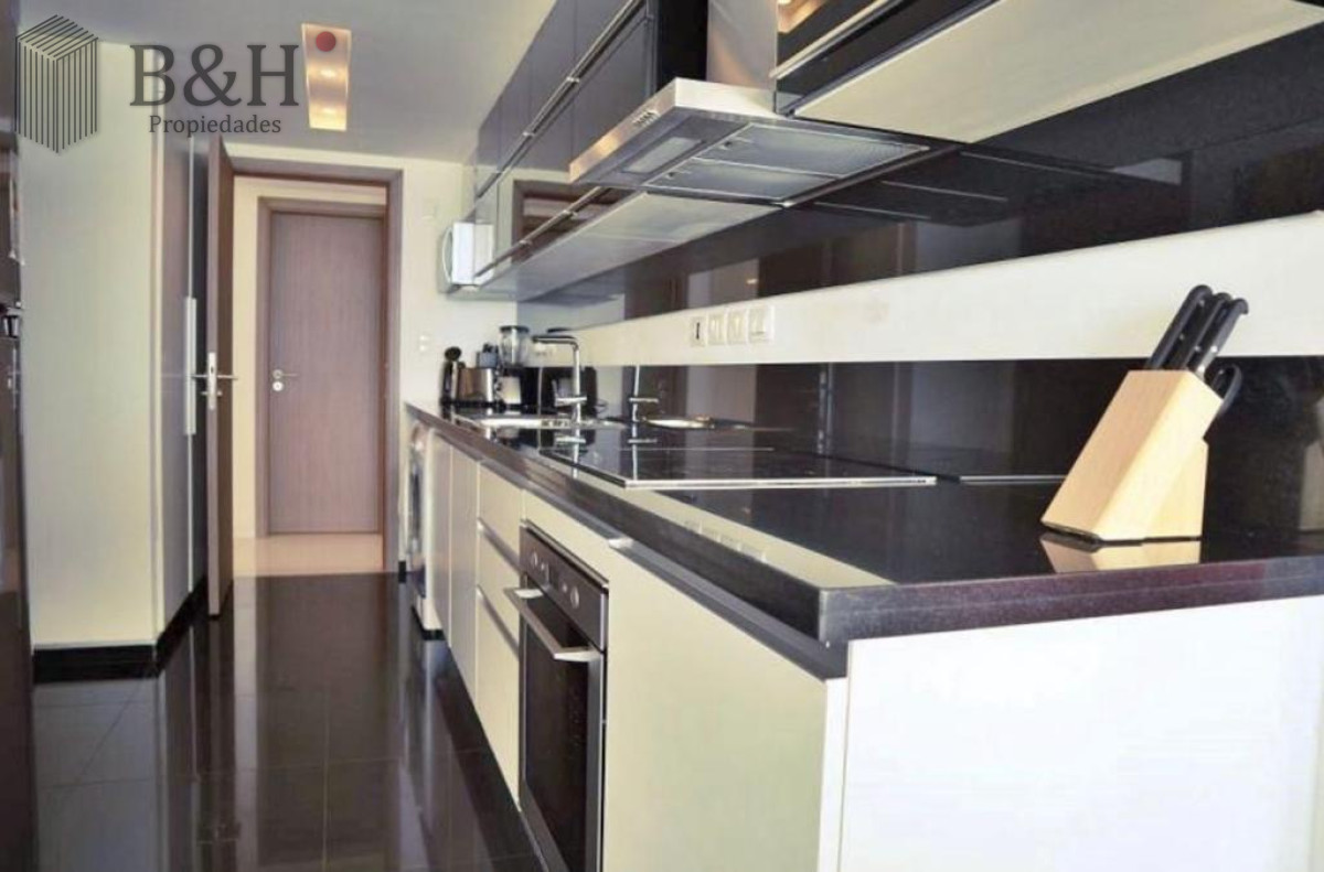 Apartamento ID.5635 - Apartamento piso alto con Vista de 3 Dormitorios y Parrillero en Playa Brava, Punta del Este 