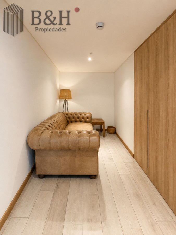 Apartamento ID.7669 - Espectacular Apartamento de 2 Dormitorios y Medio, piso alto, Torre Surfside, Punta del Este