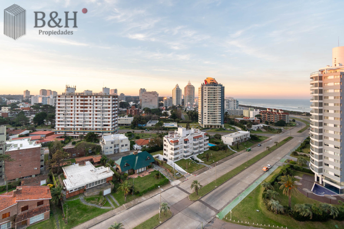 Apartamento ID.3561 - Apartamento de 2 Dormitorios y Medio en Forest Tower - Punta del Este