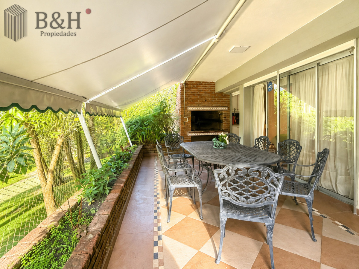 Apartamento ID.7163 - Apartamento en venta playa Mansa de 4 dormitorios y amplia terraza con parrillero propio 