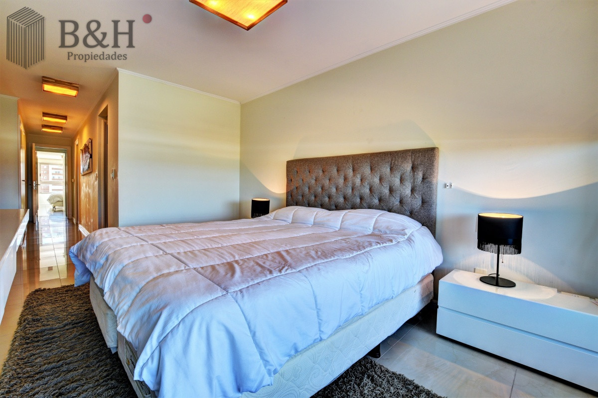 Apartamento ID.5238 - Apartamento de 3 Dormitorios en Imperiale, Frente al Mar  - Oportunidad en Venta