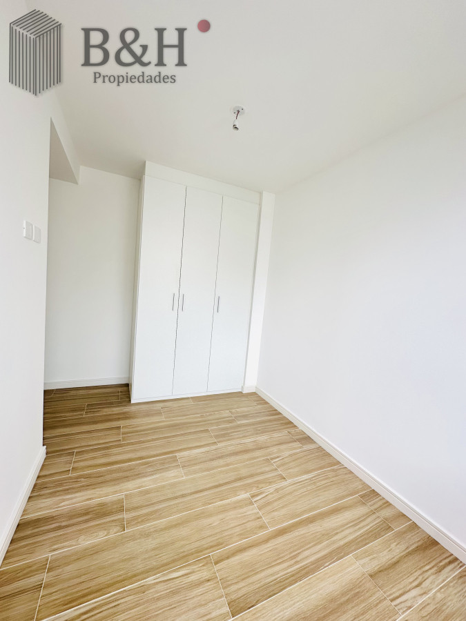Apartamento ID.3710 - Apartamento de 2 Dormitorios Alquiler Anual, Playa Brava, Punta del Este