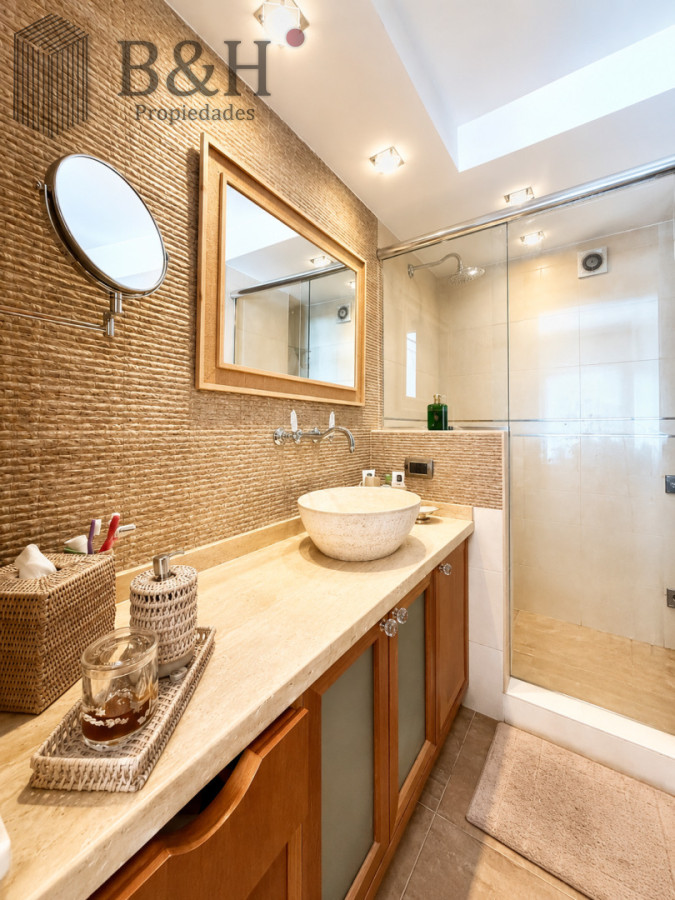 Apartamento ID.7163 - Apartamento en venta playa Mansa de 4 dormitorios y amplia terraza con parrillero propio 