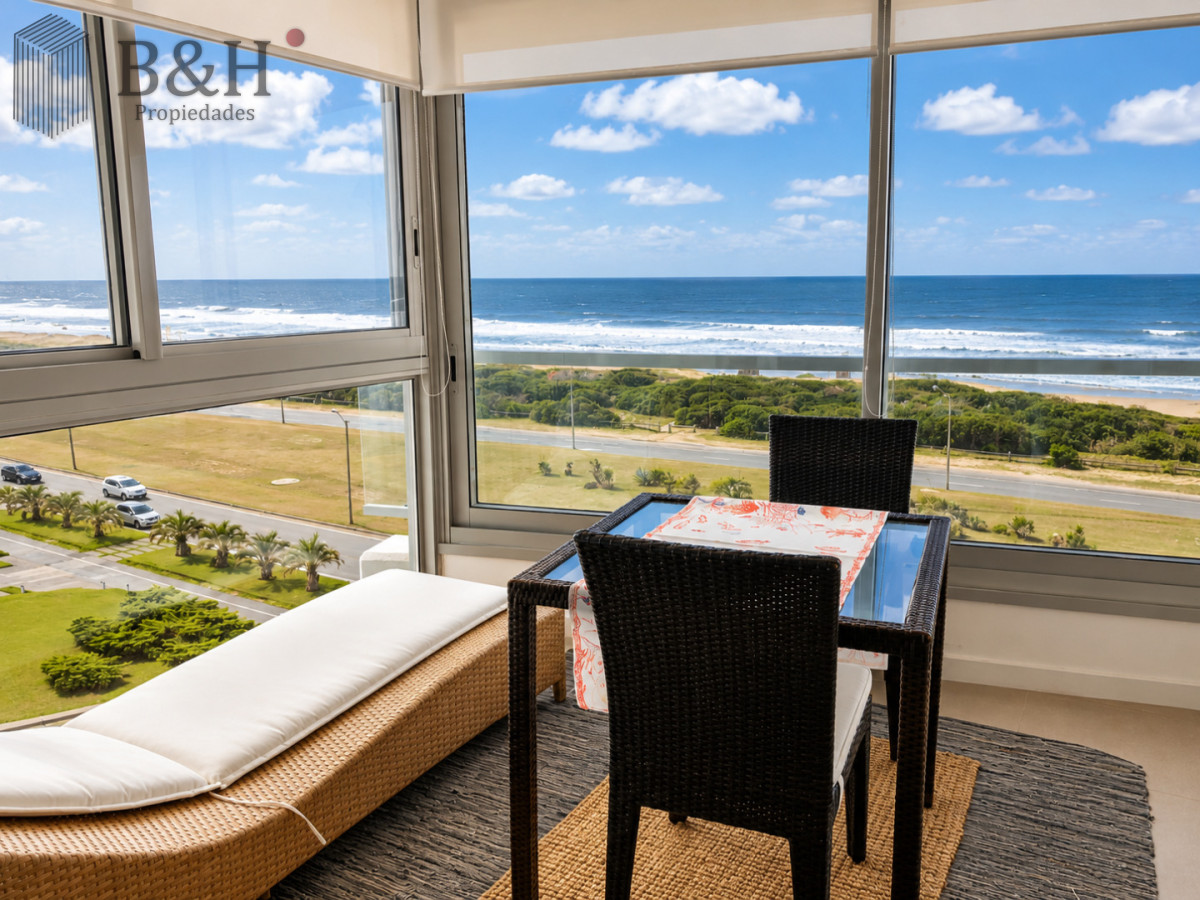 Apartamento ID.1233 - Venta y alquiler de departamento esquinero de tres dormitorios mas dependencia de servicio, Torre LE PARC, playa Brava. Punta del Este