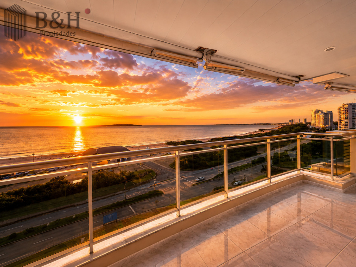 Apartamento ID.2030 - Apartamento de 3 Dormitorios sobre Playa Mansa, en Venta y Alquiler