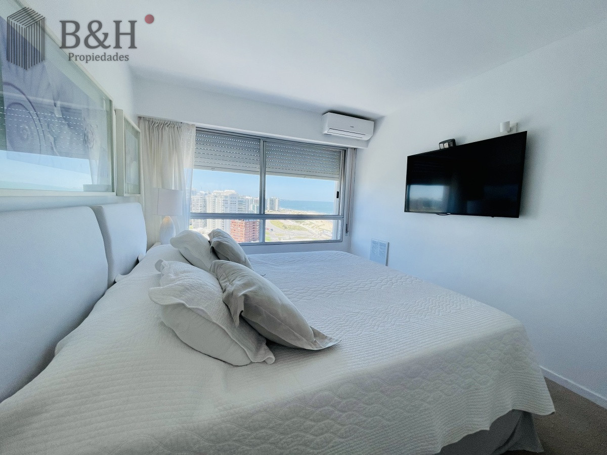 Apartamento ID.1426 - Alquiler temporario de maravilloso departamento piso alto de tres dormitorios, Peninsula, Punta del Este