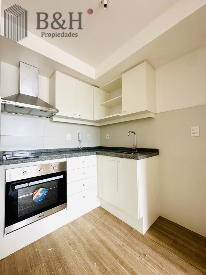 Apartamento ID.3710 - Apartamento de 2 Dormitorios Alquiler Anual, Playa Brava, Punta del Este