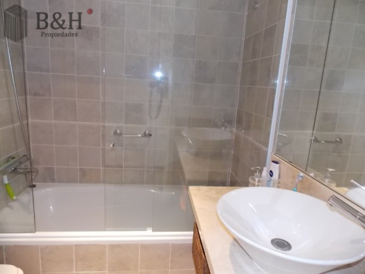 Apartamento ID.6472 - Excelente y amplio departamento duplex en venta de 3 dormitorios mas dependencia con parrillero, Punta Ballena