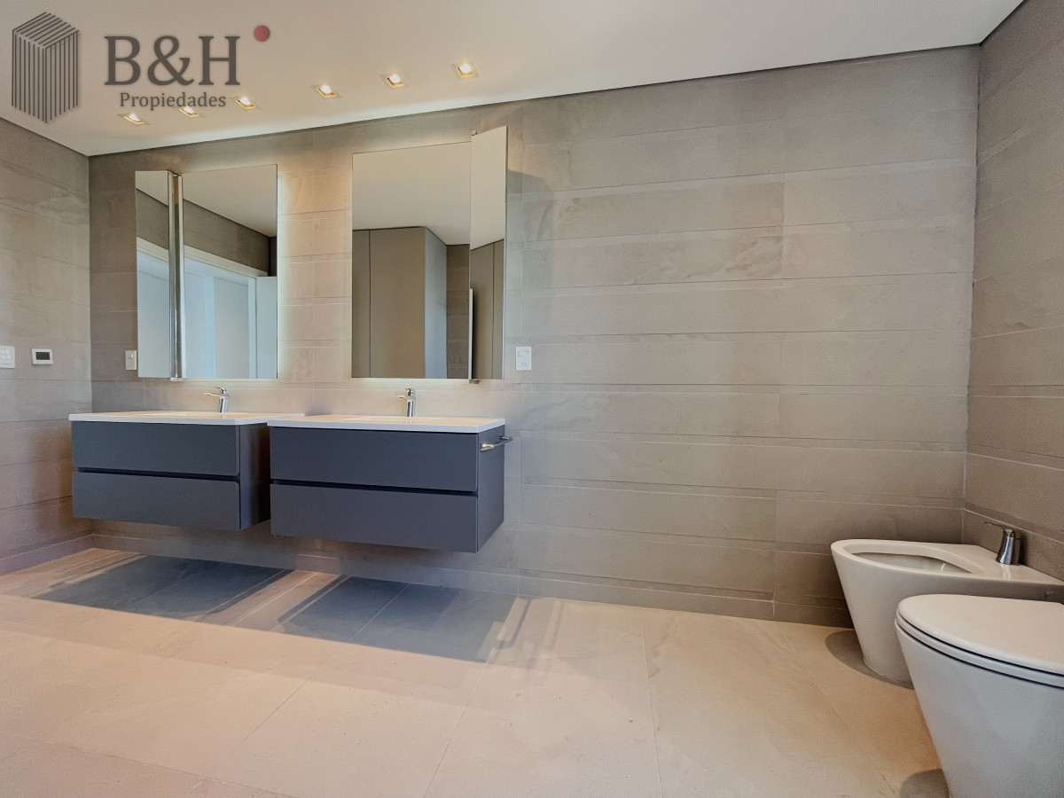 Apartamento ID.8158 - Exclusiva planta unificada Penthouse a estrenar en venta Playa Brava, Punta del Este