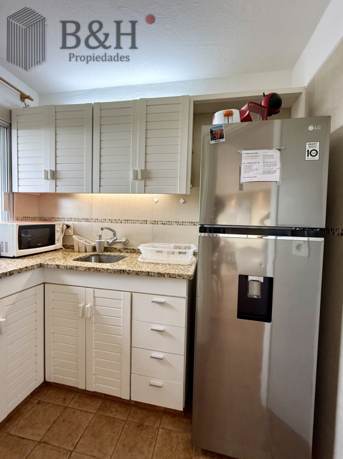 Apartamento ID.6726 - Penthouse con vista al mar en Punta del Este, 2 Dormitorios, en Alquiler Anual