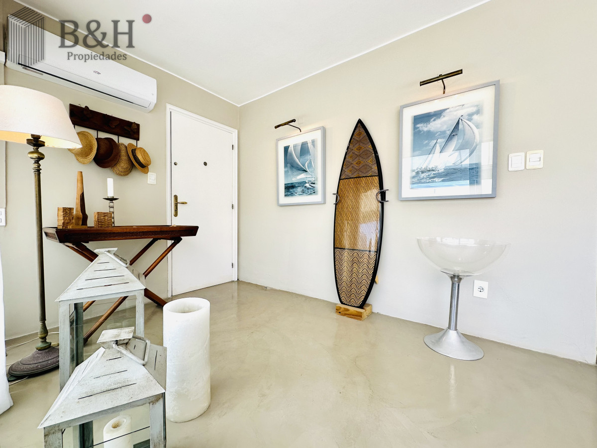 Apartamento ID.4141 - Alquiler y venta de apartamento con vista al Mar en Península de 3 dormitorios mas dependencia
