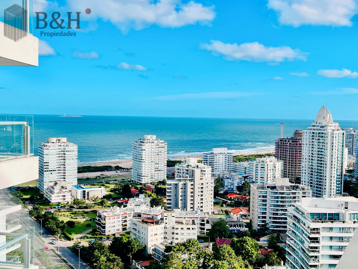 Apartamento ID.4465 -  Exclusivo Penthouse de 3 Dormitorios con Vistas panorámicas a Playa Brava, en Venta
